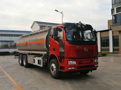 解放后八轮国六铝合金油罐车