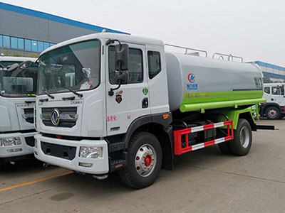 国六东风多利卡D9洒水车（15方）