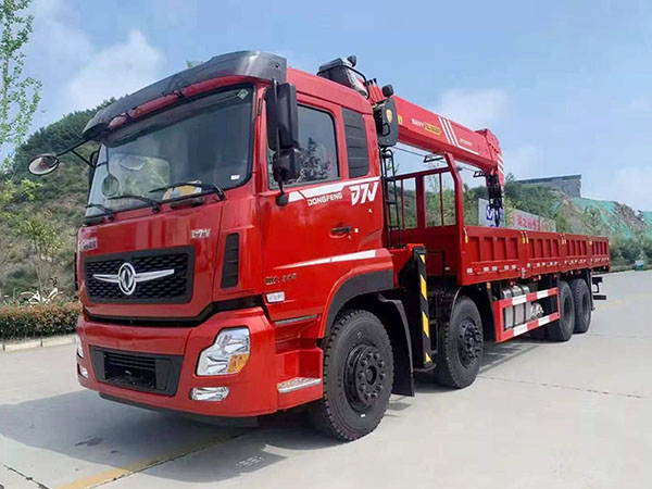 国六东风‬‬D7V前四后八随车‬‬吊