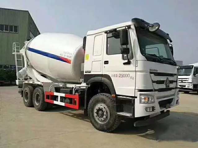 重汽豪沃14-15方搅拌车  